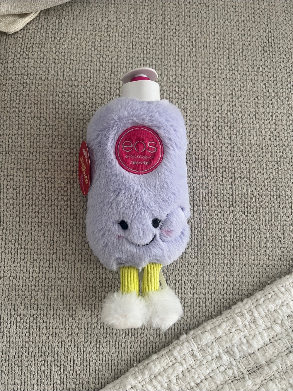 EOS Vanilla Cashmere Plush